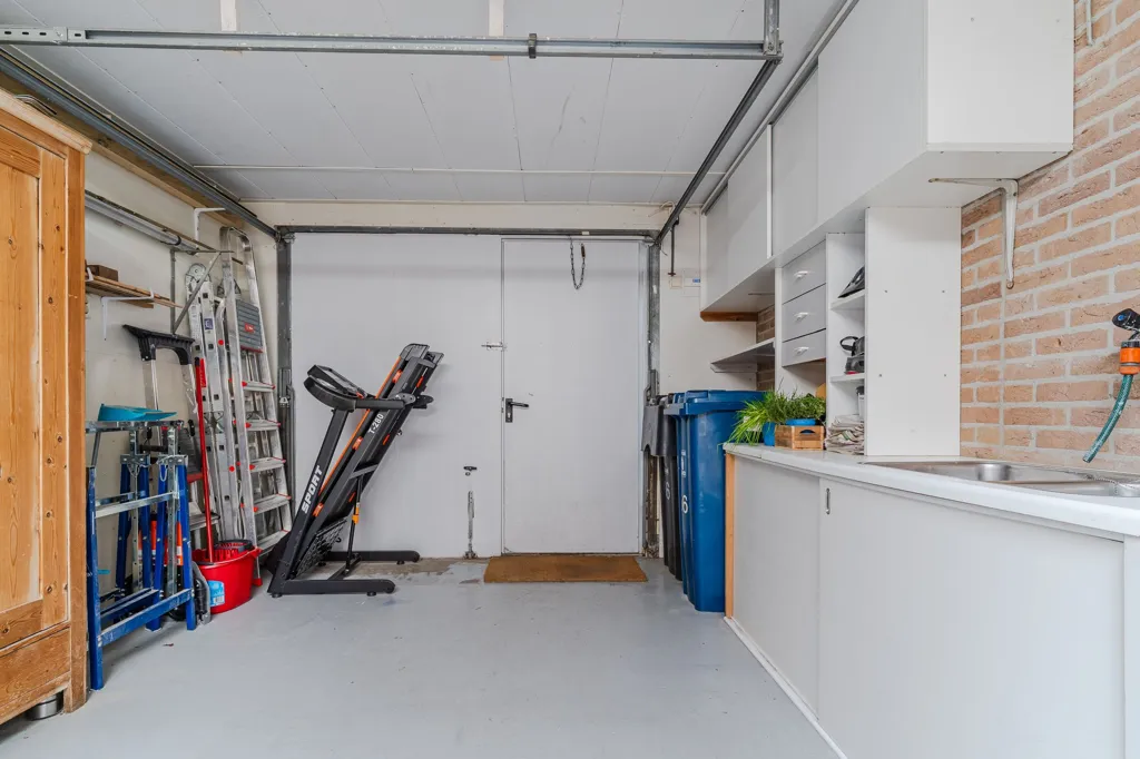 Garage - Detached House with Garden in Alkmaar