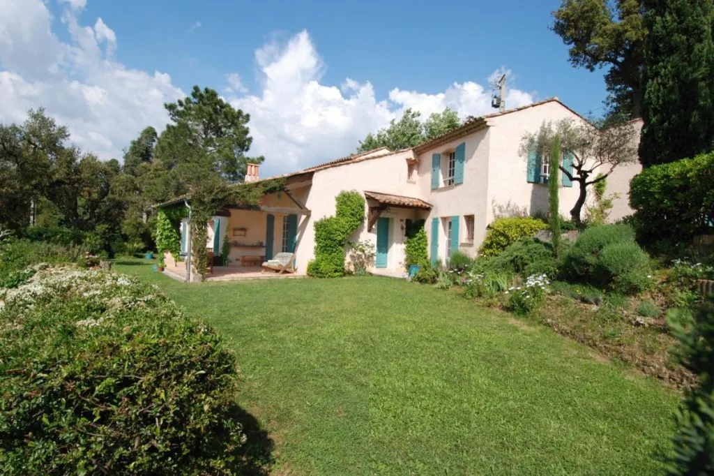 Välivaade - Villa with Village View in Grimaud