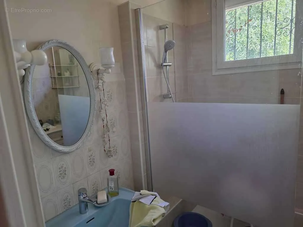 Salles de bain - Maison T4 à Rénover avec Jardin à Le Passage
