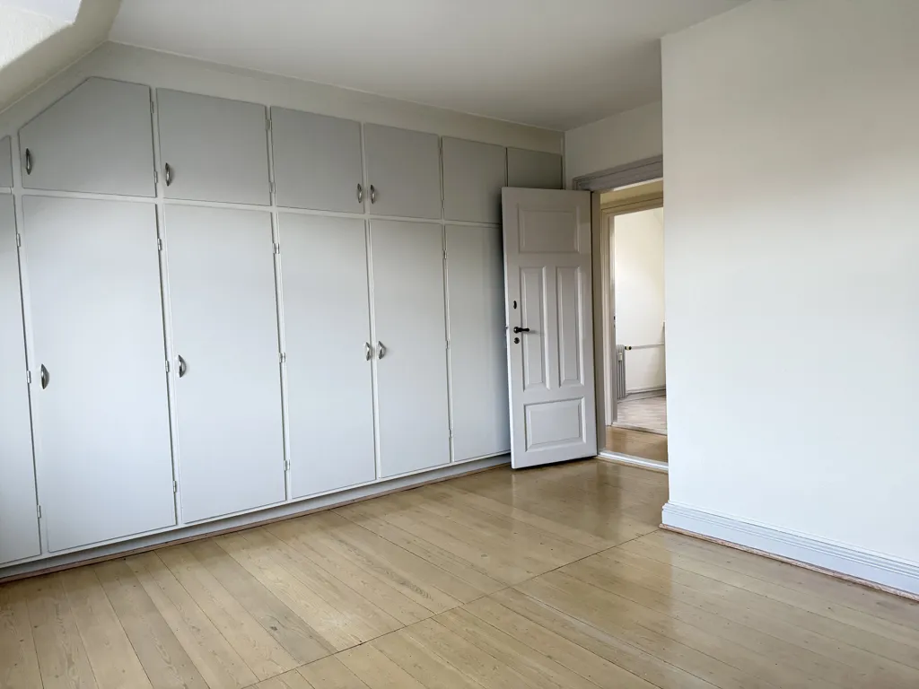 Camere da letto - 4-Room Apartment with Balcony in Central Location