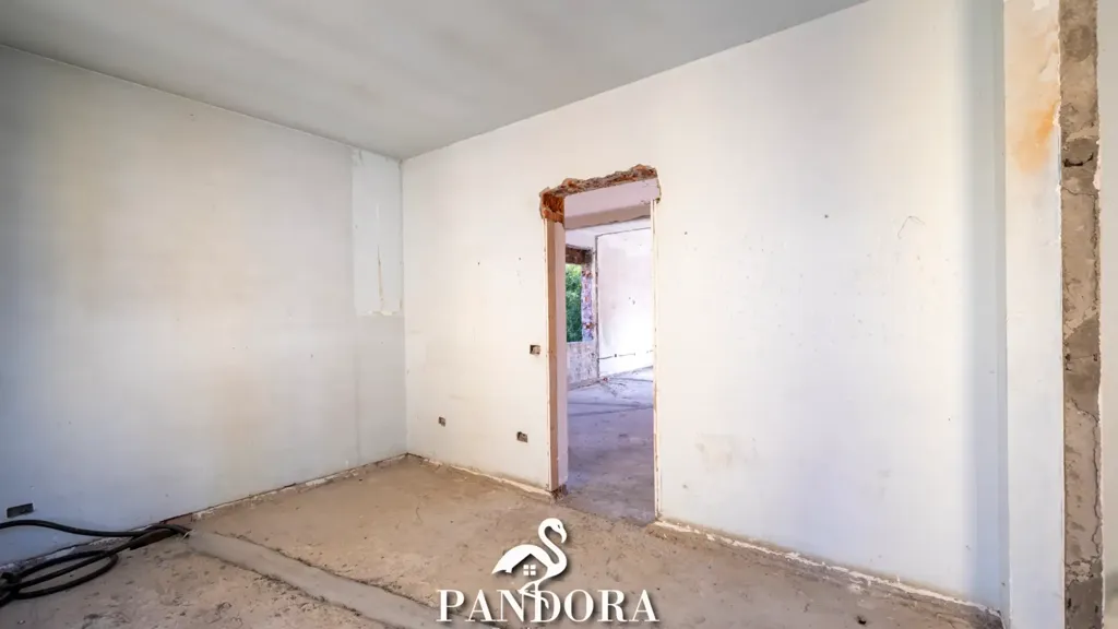 Toad - Rustic-Style Semi-Detached Villa with Terrace in Lonate Pozzolo