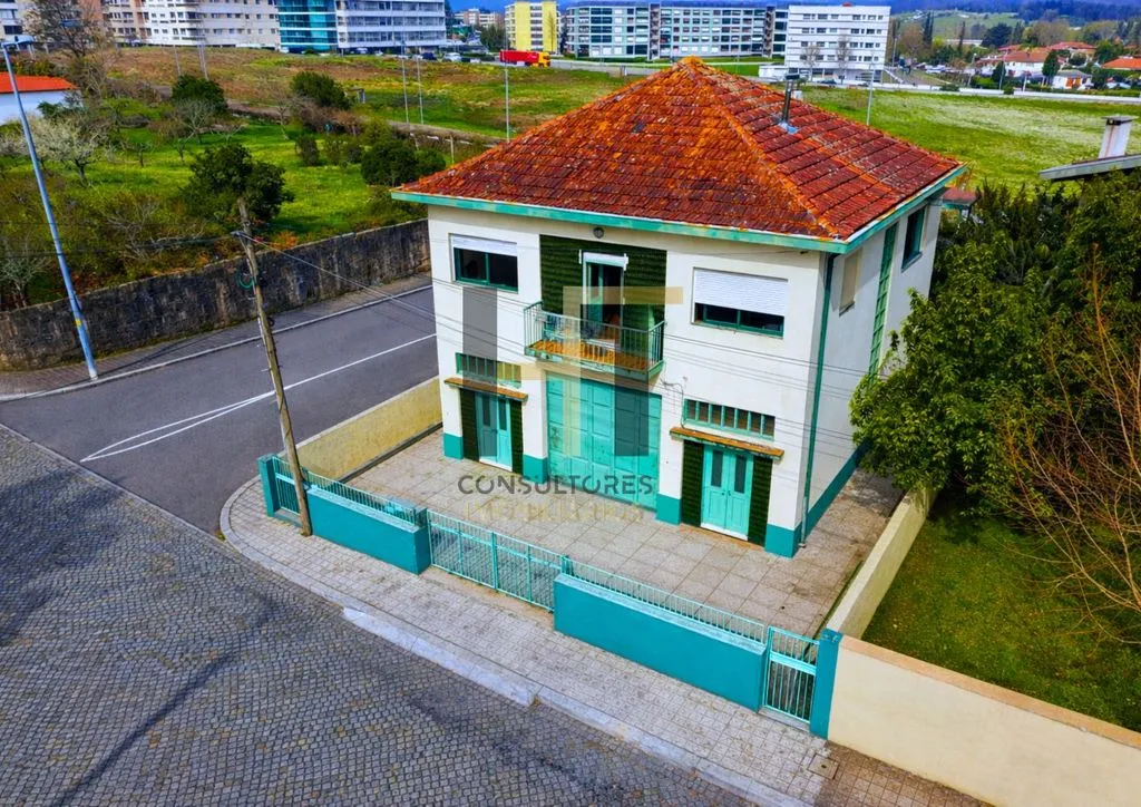 Õhuvaade - Versatile Property with Multiple Units in Castêlo da Maia
