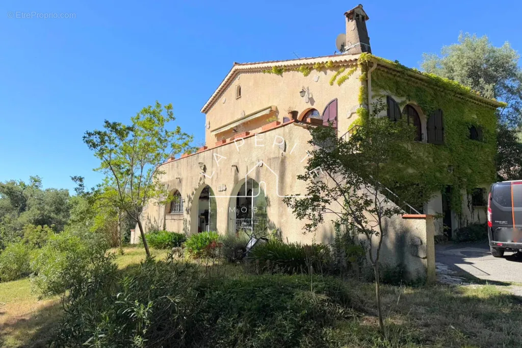Välivaade - Charming Provençal House with Sea View in Spéracèdes