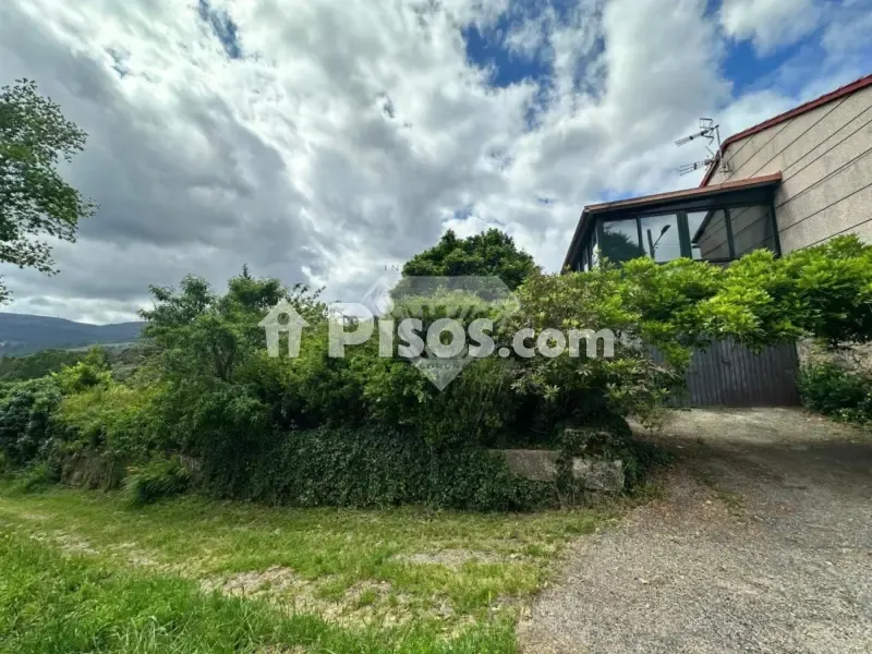 Extérieur - Two-Storey House with Solar Panels in A Cañiza