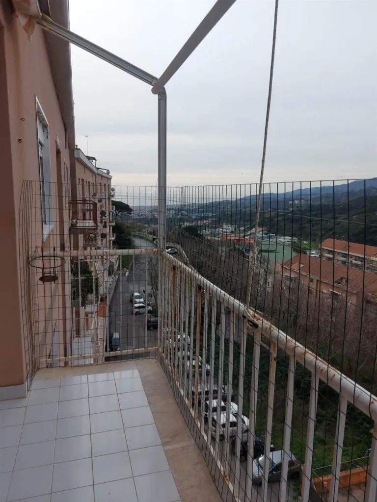Balcon - Spacious Apartment with Balconies in Messina