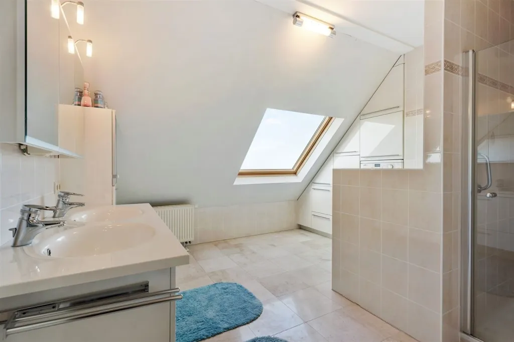 Bathrooms - Spacious Apartment with Polder Views in Blankenberge