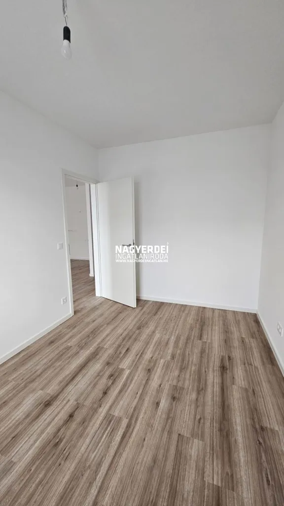 Stanze - Modern Panel Flat with Balcony in Debrecen