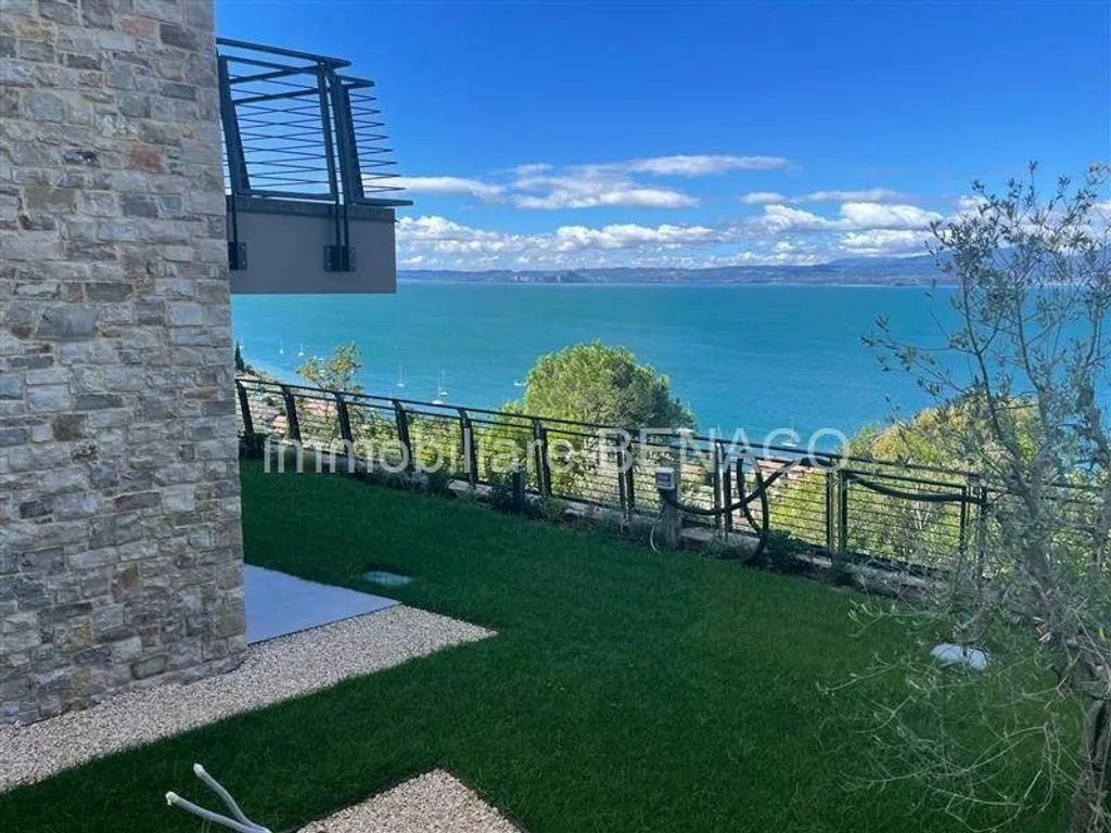 Terrasse - Luxury Apartment with Pool in Torri del Benaco