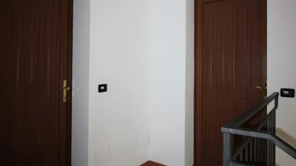 Entrée - Two-Level Apartment with Terraces in Alta Valle Intelvi