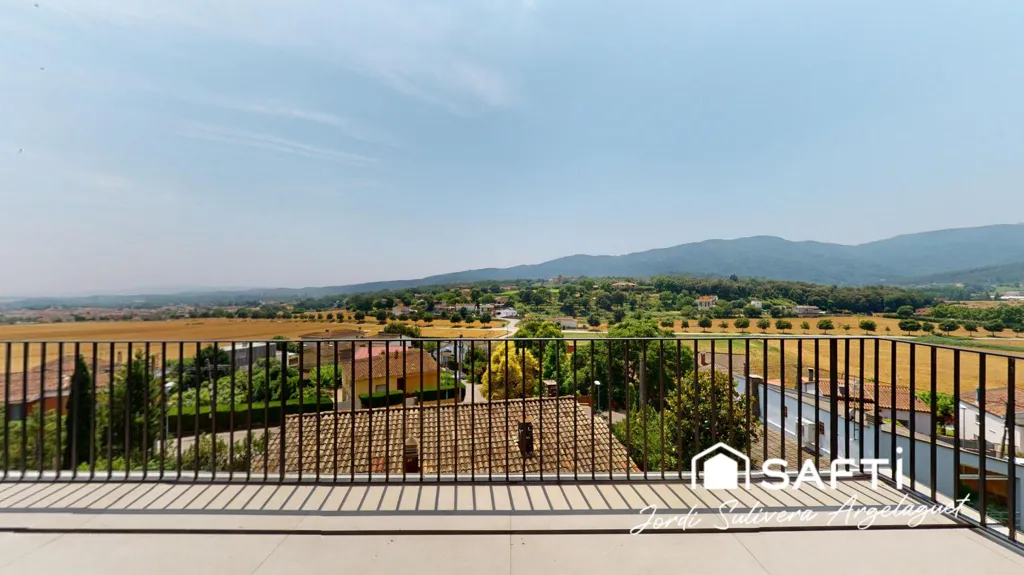 Balcon - Luxury Villa with Panoramic Views in Banyoles