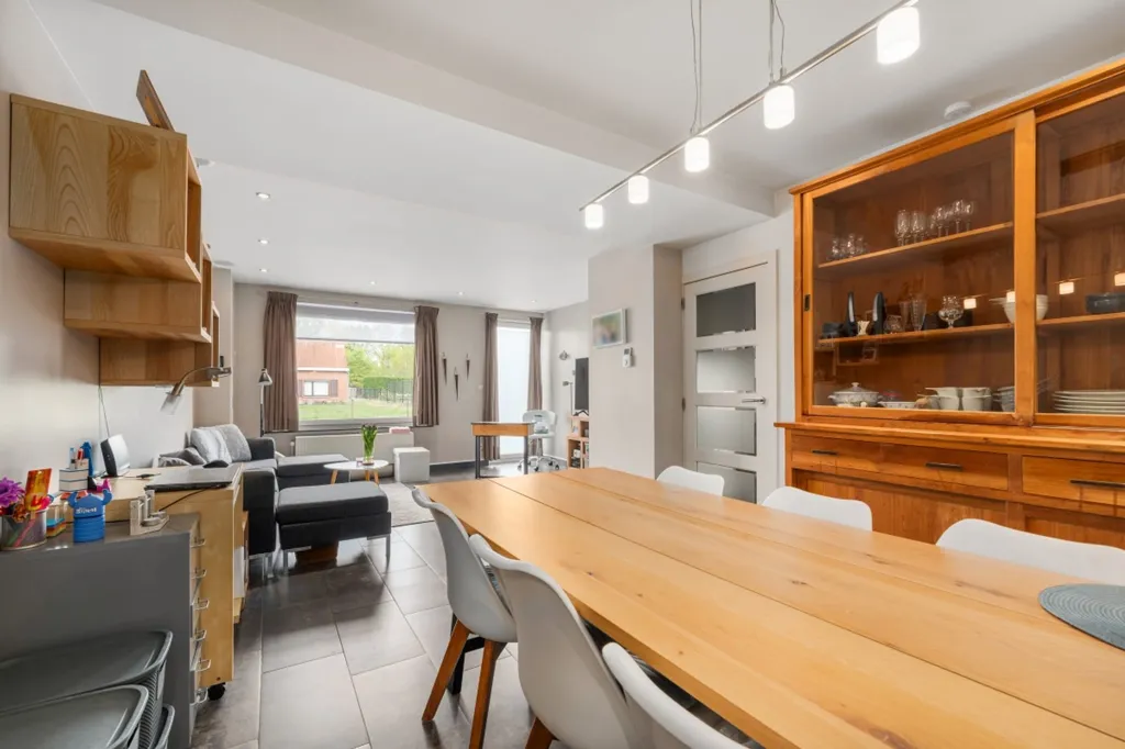 Dining Room - Detached House with Double Glazing in Sinaai