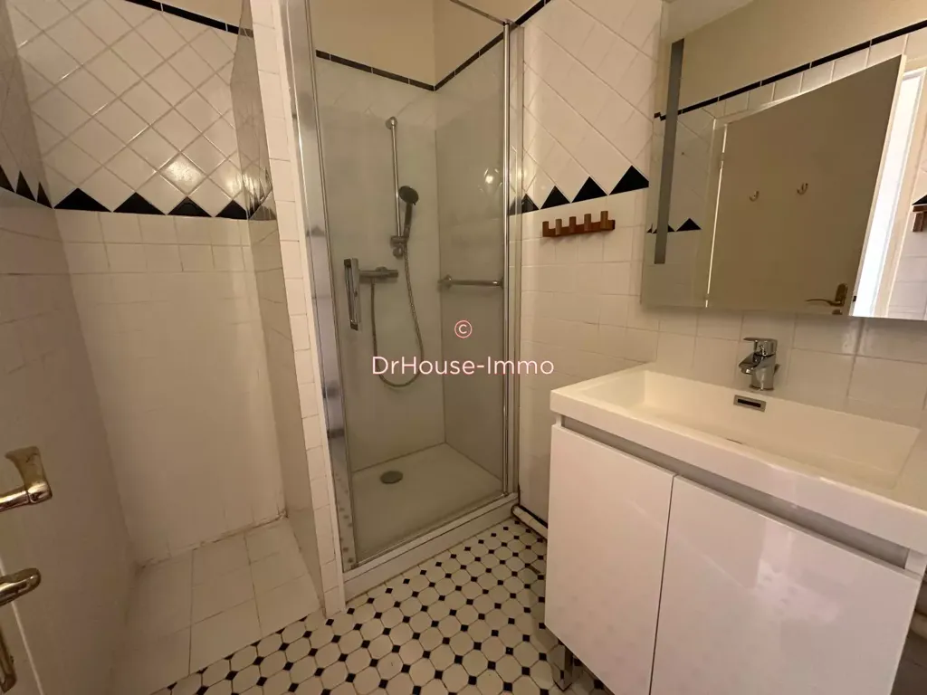 Bagni - Spacious Flat with Seine View in Mantes-La-Jolie