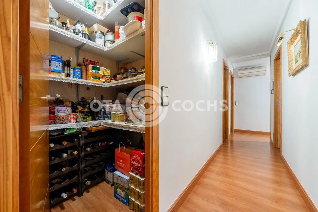 Toad - Luxury Apartment Complex in Reus Centre