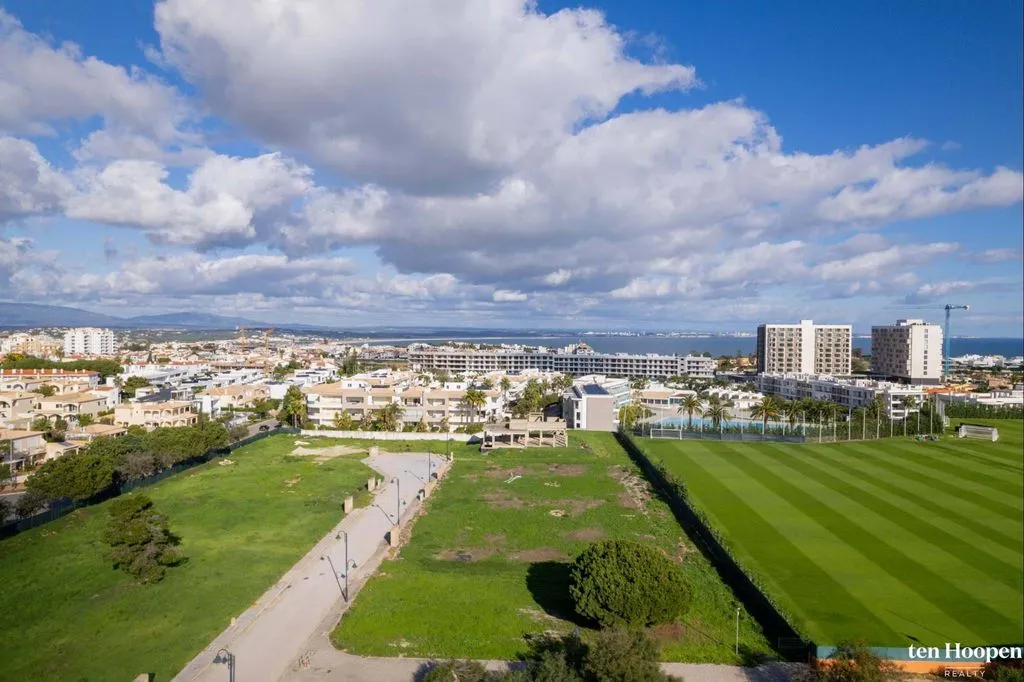 Õhuvaade - Land Plot with Beach Access in Lagos