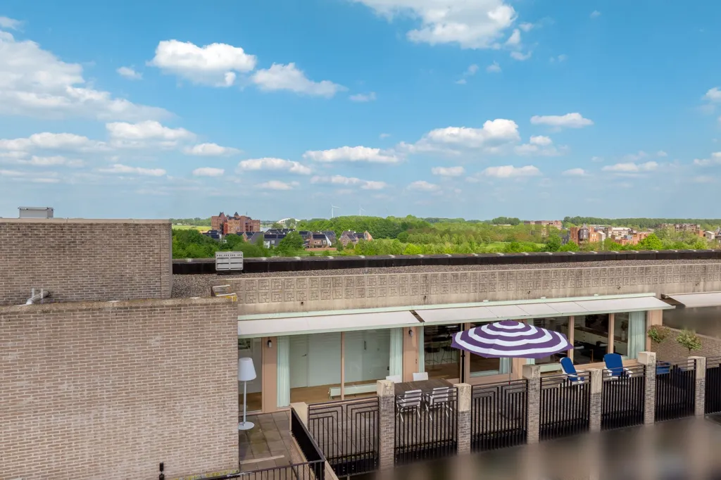 Terrass - Luxury Penthouse with Castle View in Beeckendael