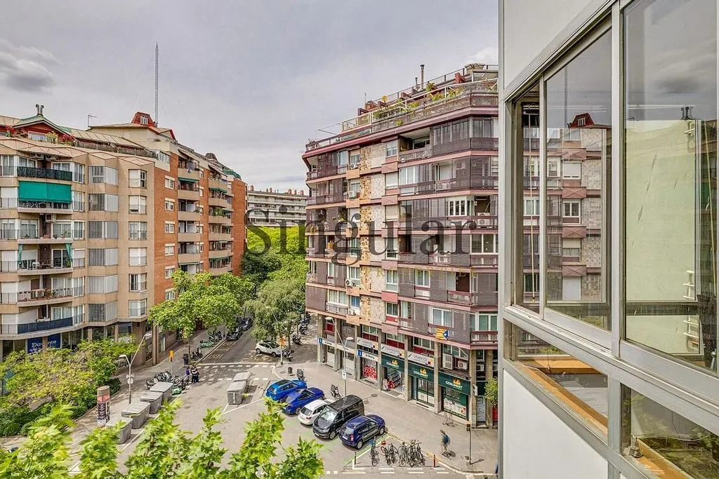 Balcon - Apartment with South-West View in La Nova Esquerra de l'Eixample