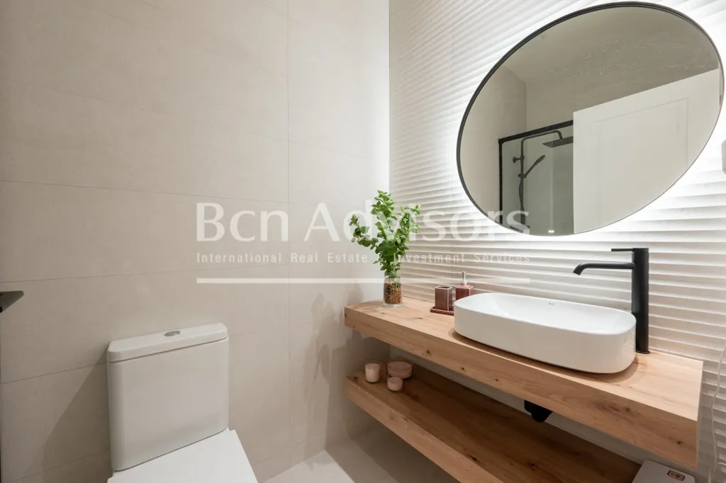 Vannitoad - Refurbished Apartment with Original Features in Eixample