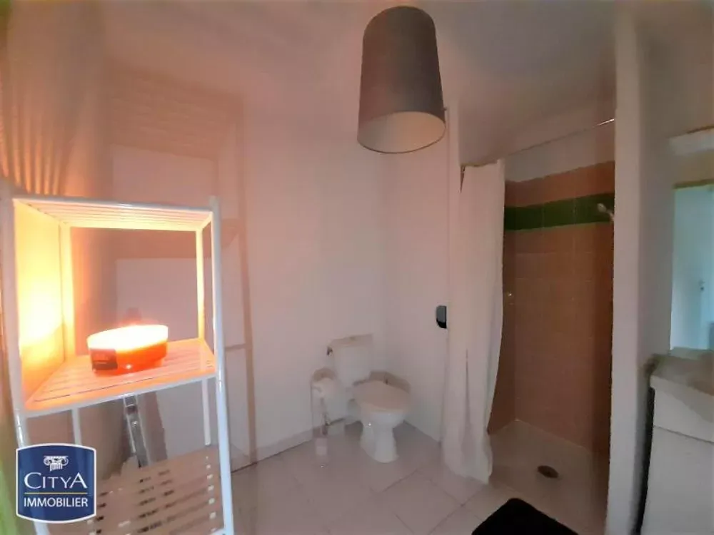 Salles de bain - Appartement T1 avec Ascenseur à Limoges