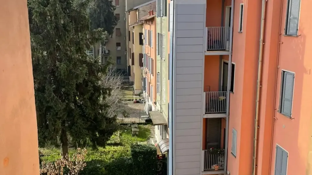 Rõdu - Fully Furnished Apartment in Historic Building, Parma
