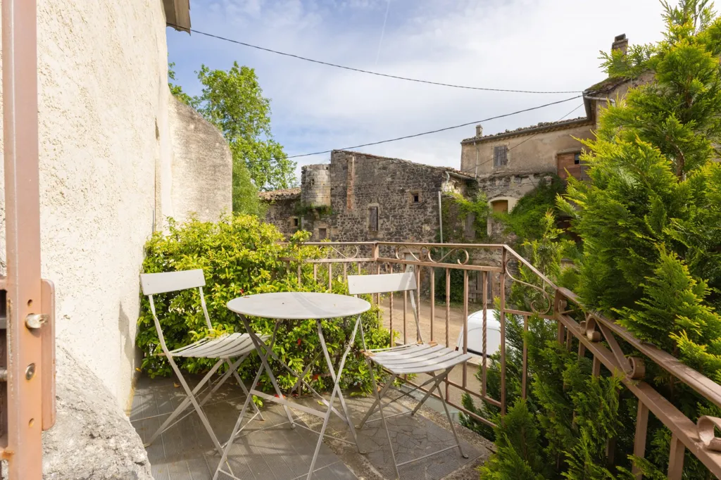 Terrasse - Maison de Hameau Rénovée avec Caves à Privas