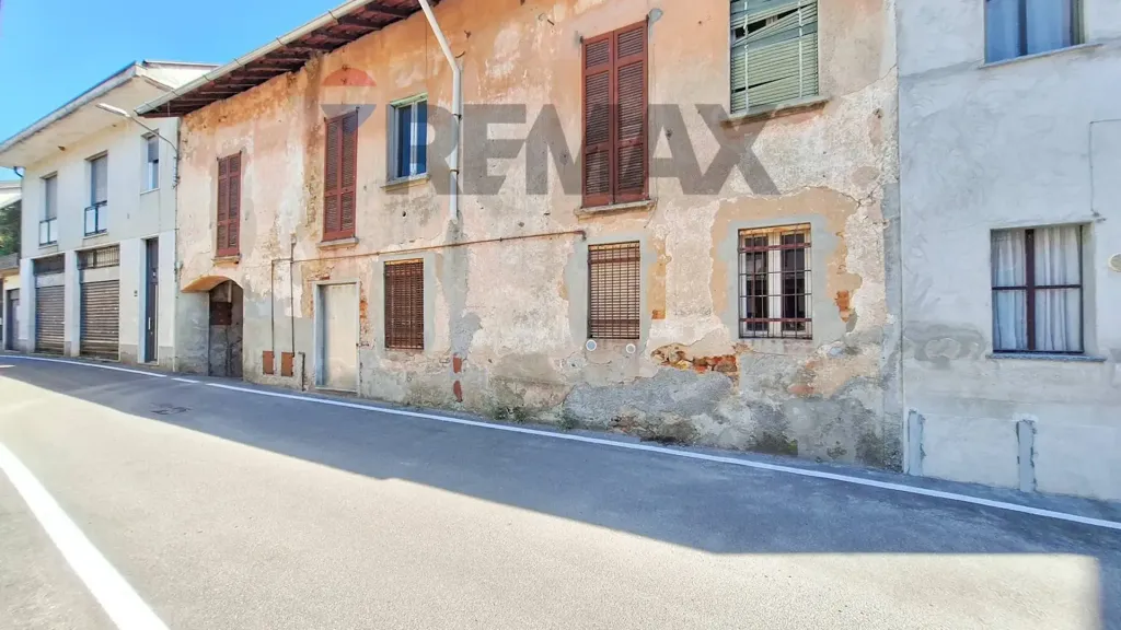 Exterior - Ground Floor Apartment to Renovate in Cairate