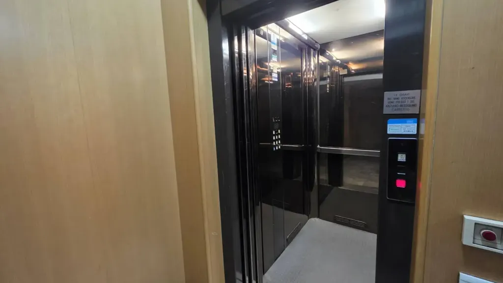 Hallway - Panoramic Apartment with Balcony in Asti