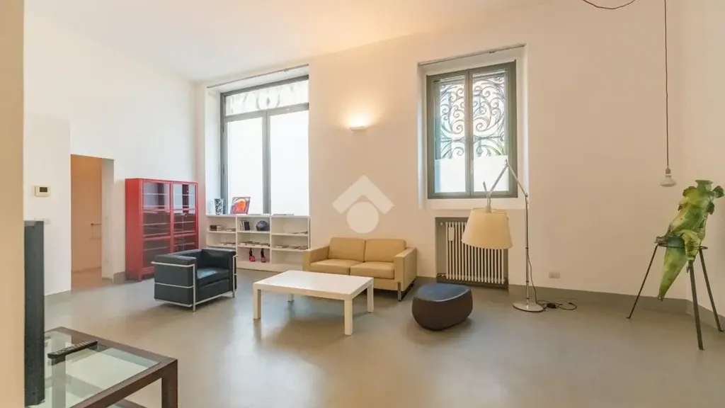 Séjour - Charm Loft with Streetfront Windows in Milan