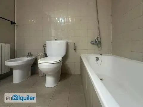 Vannitoad - Charming Duplex with Balcony in Girona's Old Town