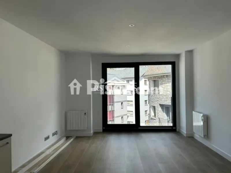 Toad - New Flat with Patio in Escaldes Centre