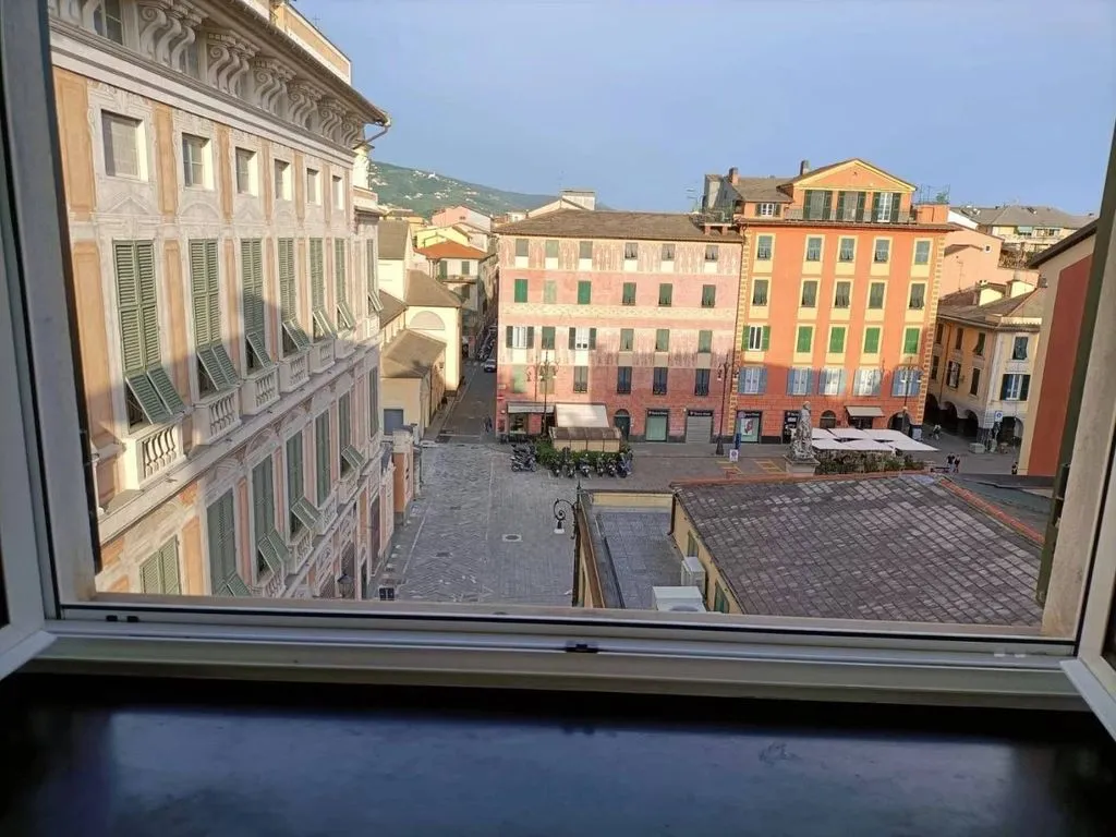 Rõdu - Luxury Apartment with Historic View in Chiavari