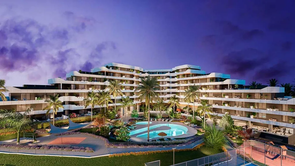 4-Bedroom Apartment with Pool in Estepona Centre