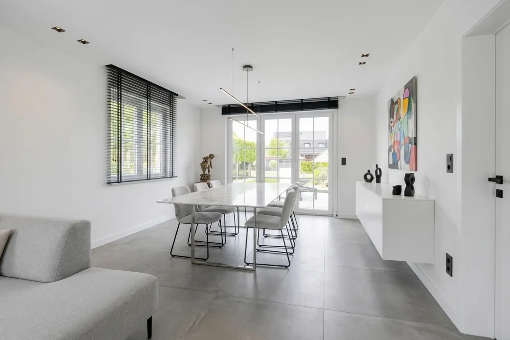 Salle à manger - Half-ouverte Bébouwée avec Jardin à Kuringen