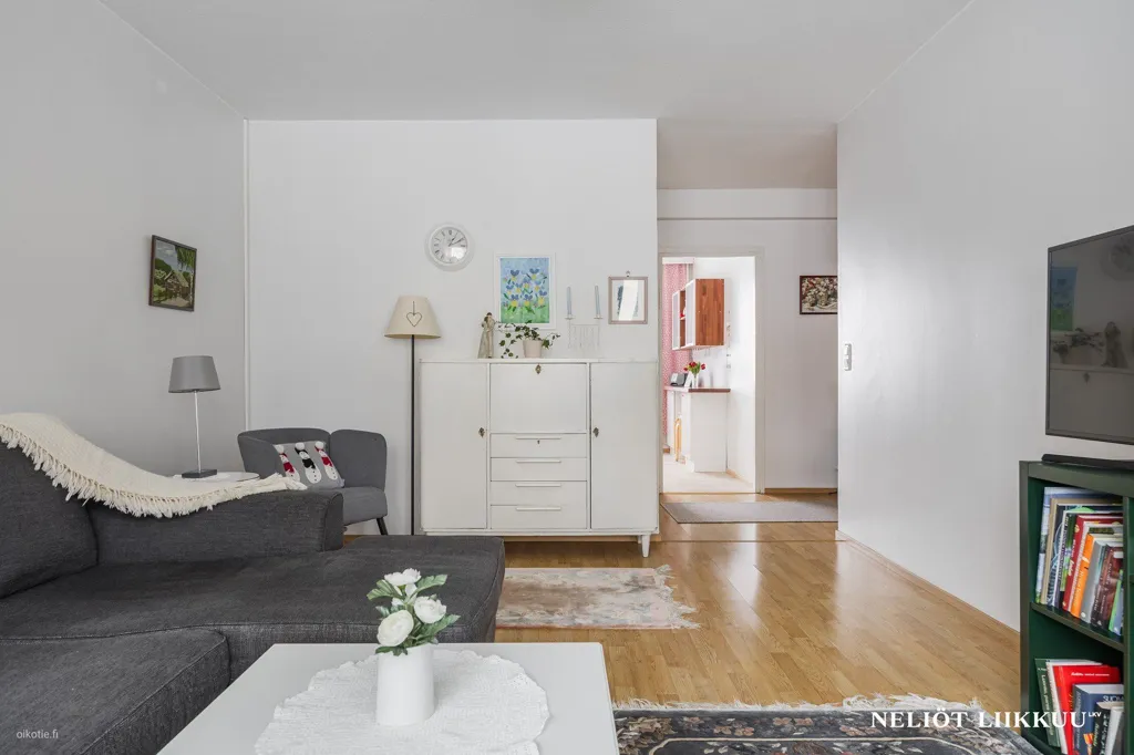 Séjour - Modernised Apartment with South-East Terrace in Vantaa