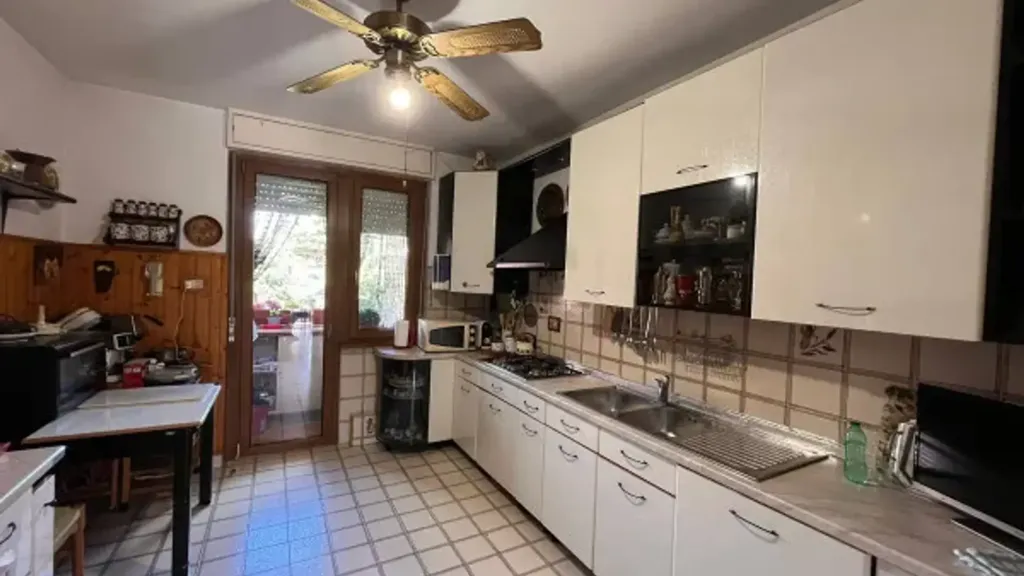 Kitchen - Apartment with Balcony in Rome 70