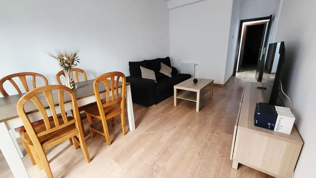 Söögituba - Modern Flat with Balcony in De Silva Street