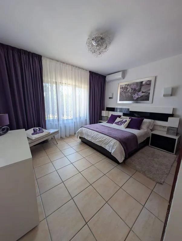 Bedrooms - Chalet with Pool and Terrace in Las Gardenias
