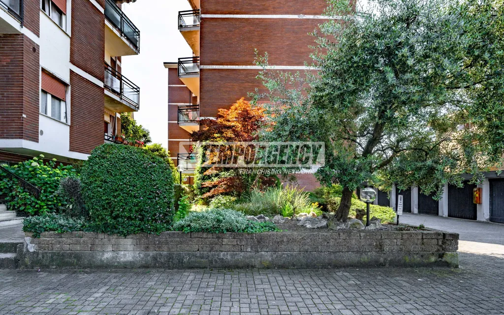Giardino - Rear-Facing Bilocale with Balcony in Garbagnate Milanese