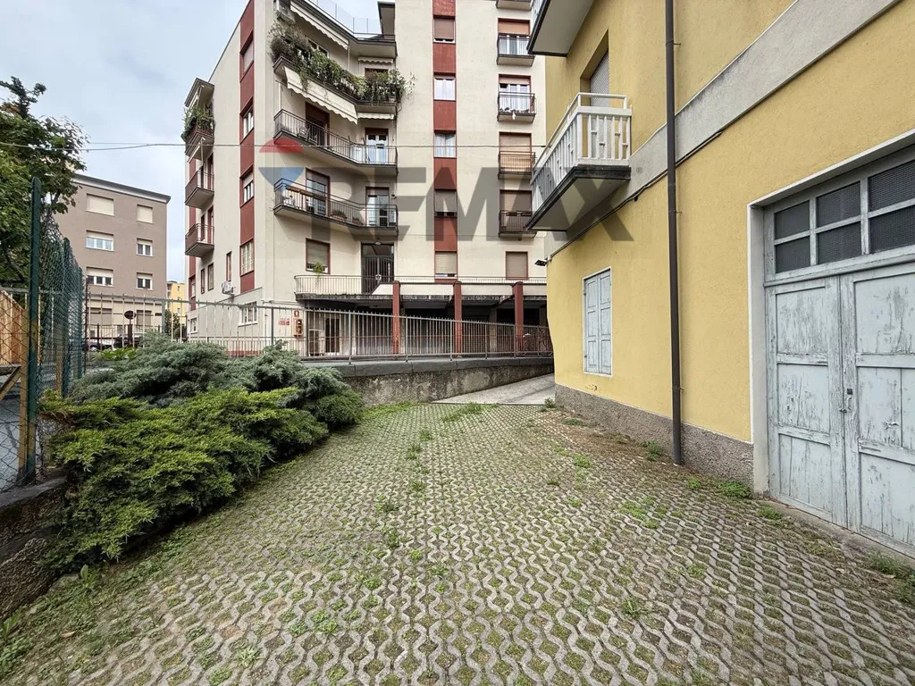 Jardin - Spacious Apartment with Balconies in Brescia