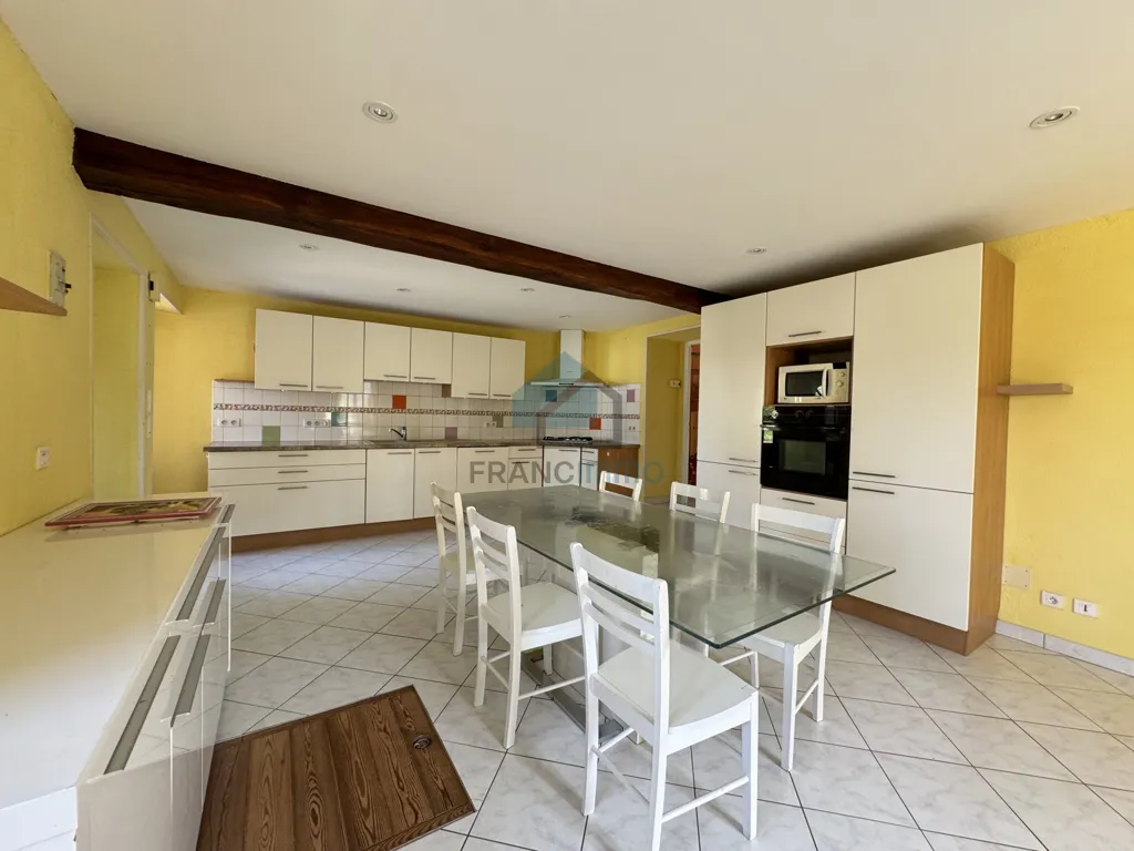 Cuisine - Maison avec Véranda et Jardin à Montecheroux