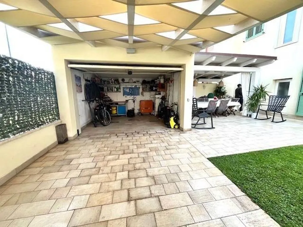 Terrass - Luxury Villa with Private Garden in Camaiore