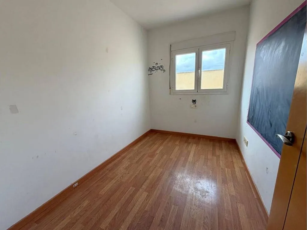 Pièces - Apartment with Balcony in Almansa