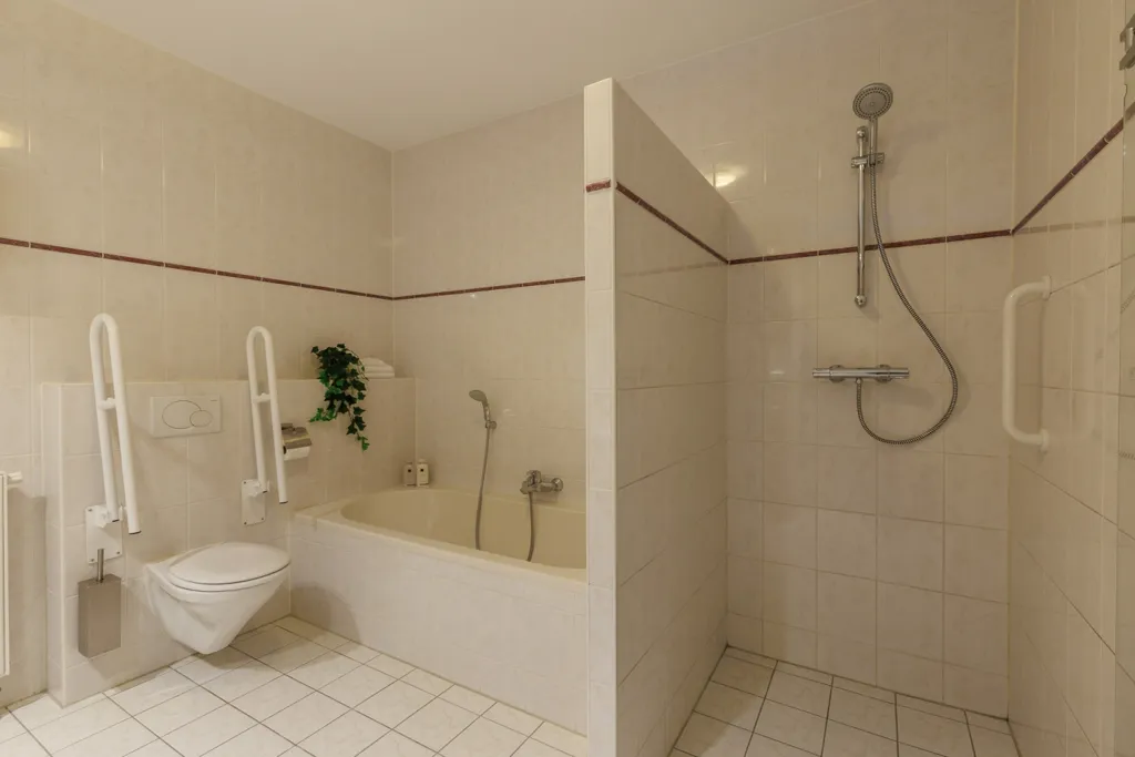 Salles de bain - Corner Apartment with Balcony in Oldenzaal