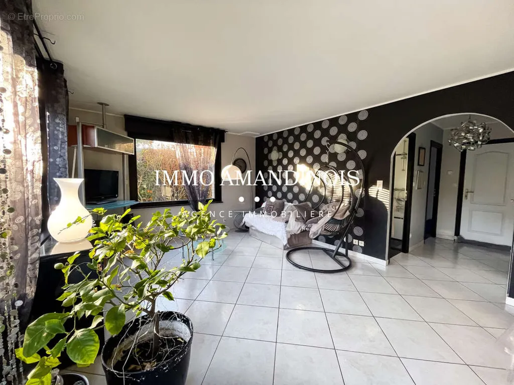 Séjour - Maison individuelle avec jardin et terrasse au calme