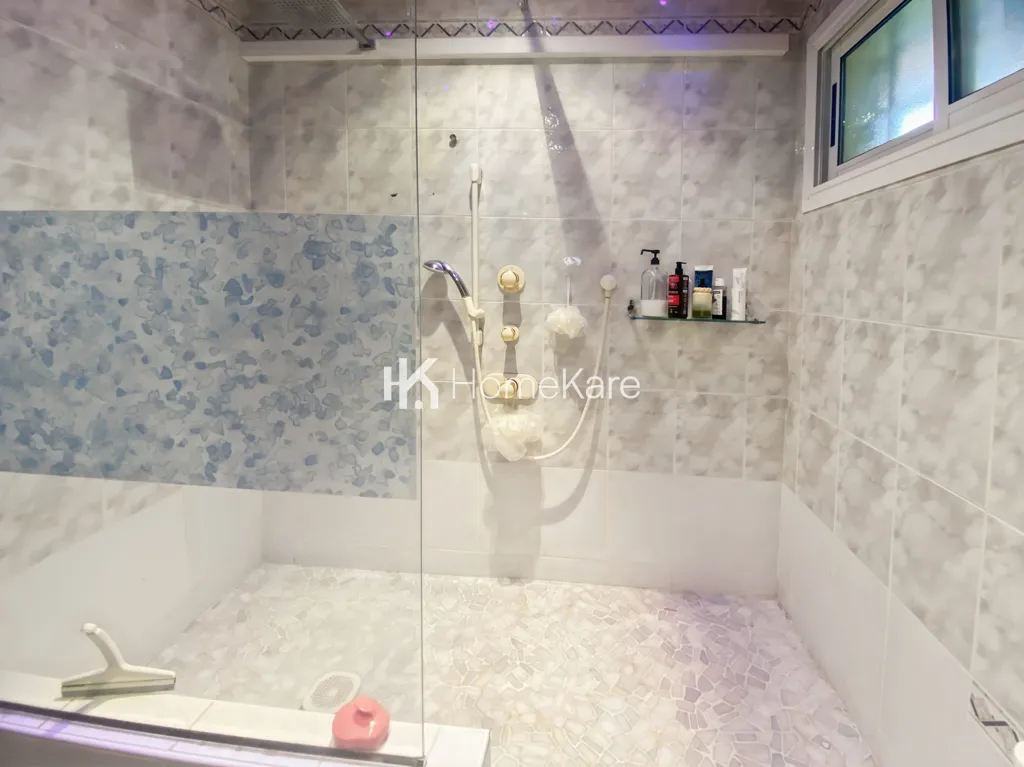 Salles de bain - Maison Atypique avec Jardin