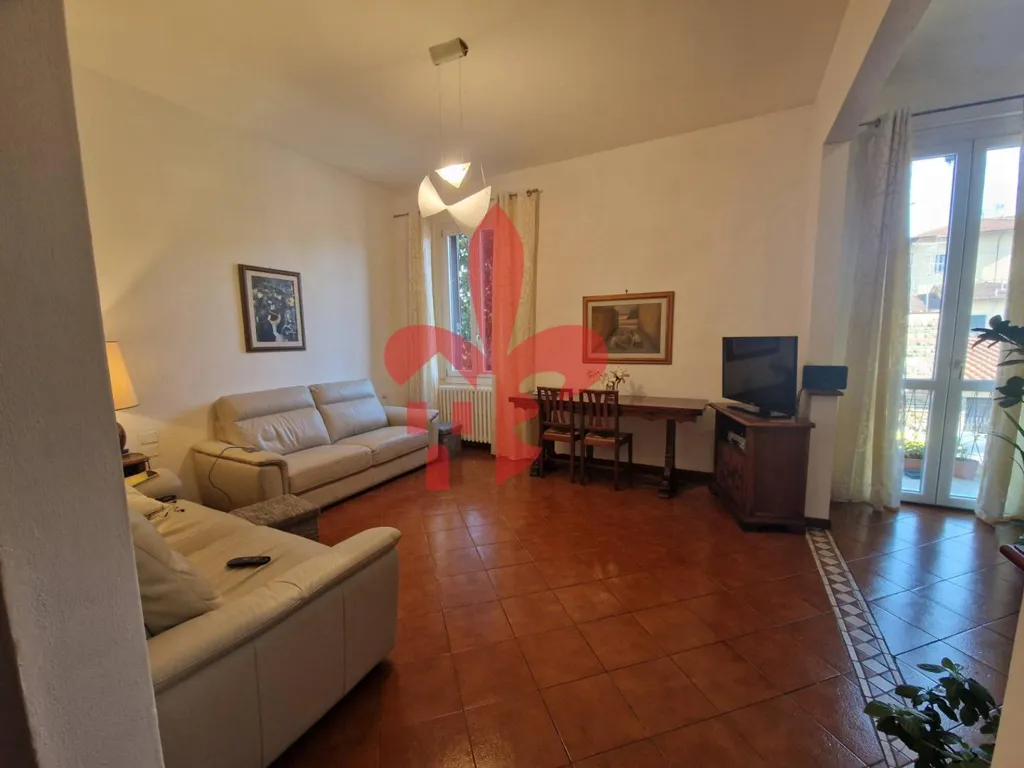 Séjour - 5-Room Apartment with Balcony in Florence