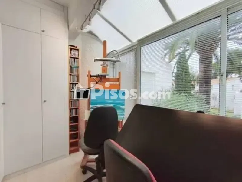 Studio - Corner Flat with Garden View in Barranco Parra