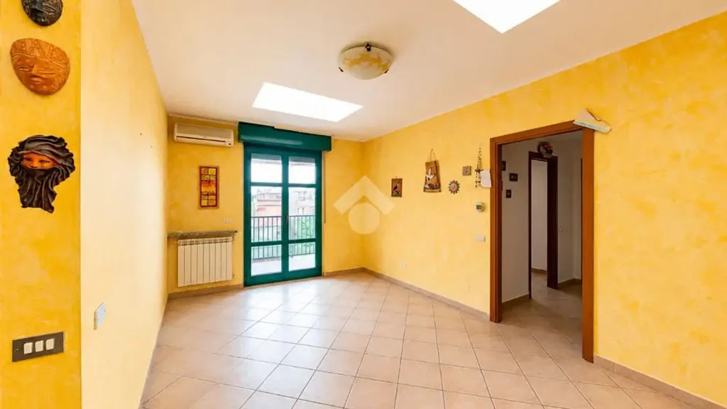 Esik - Apartment with Large Terrace in Rescaldina