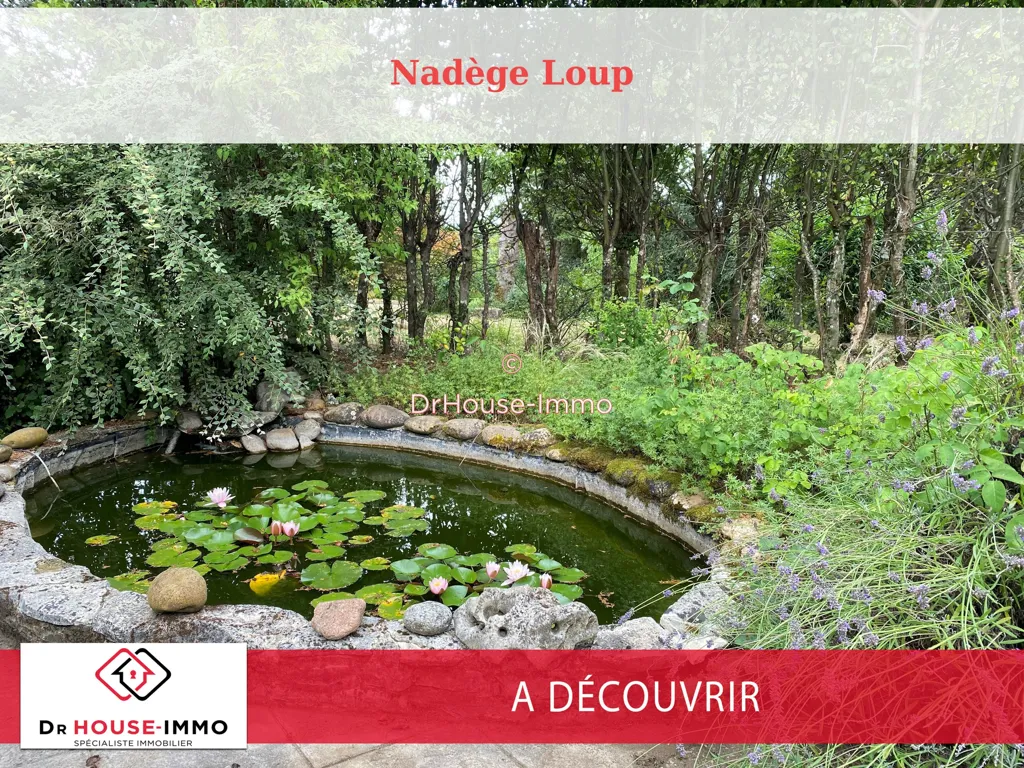 Jardin - Pavillon Traditionnel avec Piscine à Charbuy