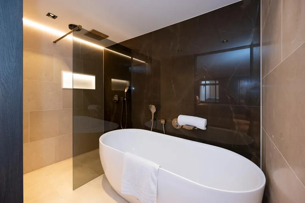 Salles de bain - Luxury Renovated Duplex in Amsterdam