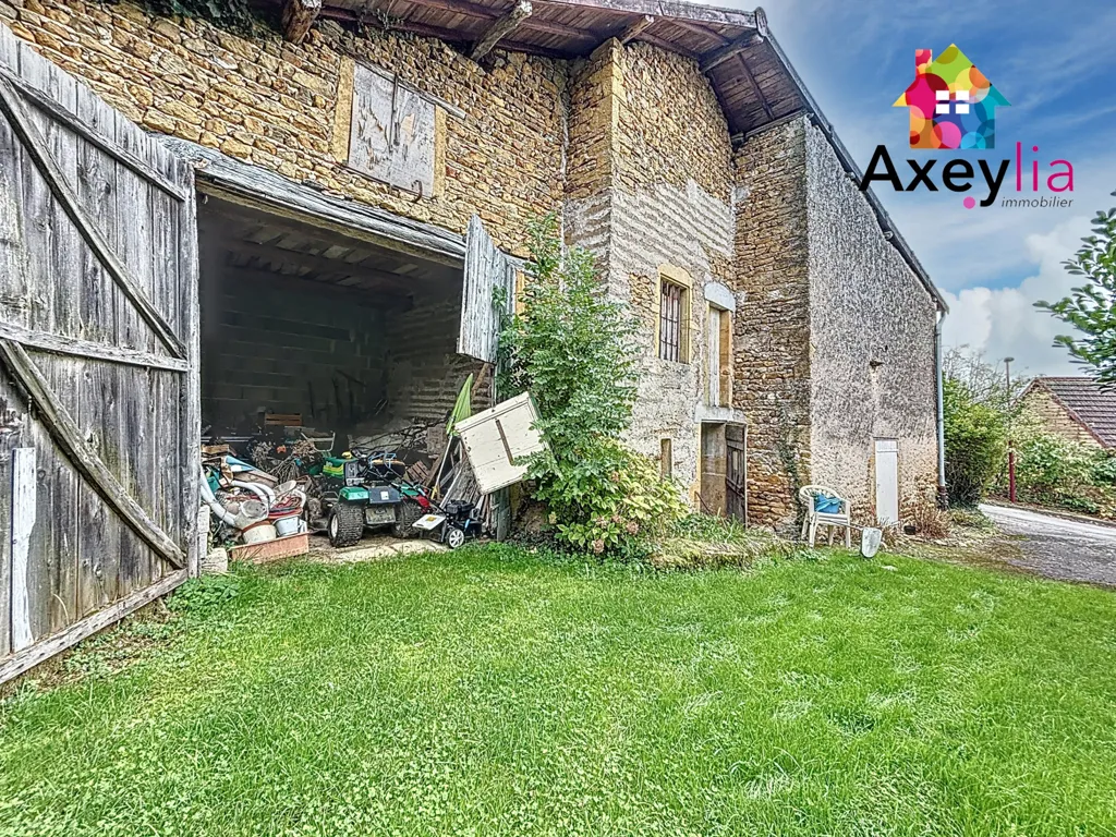 Jardin - Maison avec Dépendances à Iguerande